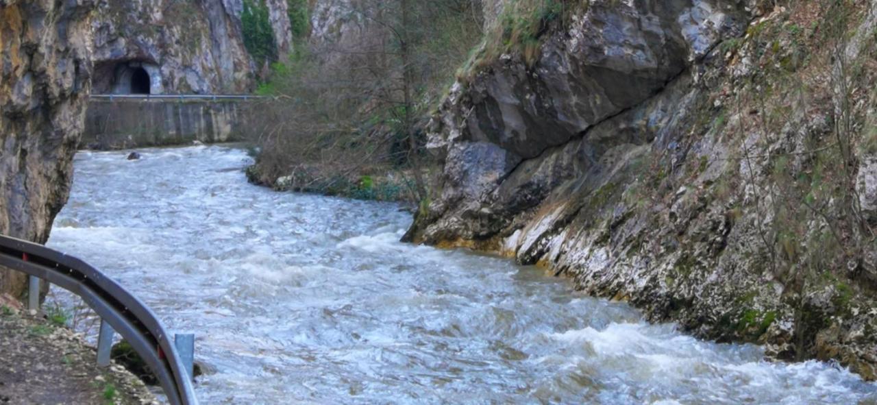 Hotel Lili Hit Trnski Odorovci Zewnętrze zdjęcie